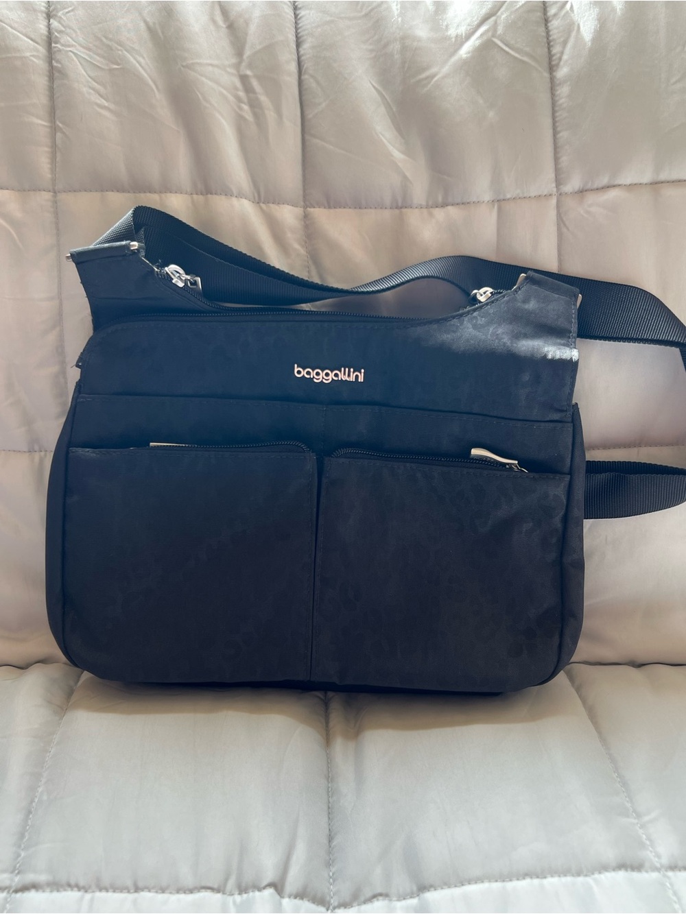 Baggallini Black Messenger Crossbody with Front Pockets